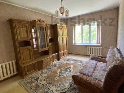 1-комнатная квартира, 32 м², 3/5 этаж помесячно, мкр Север 61 за 80 000 〒 в Шымкенте, Енбекшинский р-н