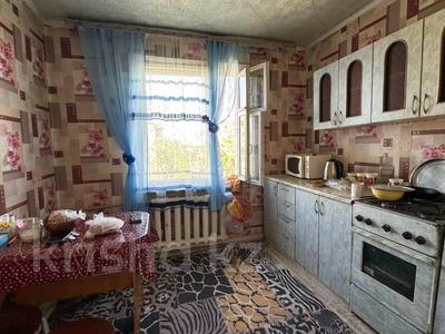 3-комнатная квартира · 60 м² · 5/5 этаж, 9-й микрорайон за 18 млн 〒 в Талдыкоргане, мкр военный городок Жулдыз