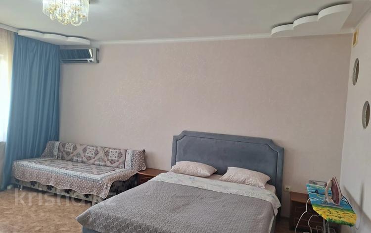 1-комнатная квартира · 50 м² · 7/9 этаж, Жарбосынова 62 за 200 000 ₸ в Атырау — фото 3