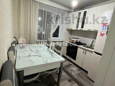 2-комнатная квартира, 49 м², 2/4 этаж помесячно, Абая 200 — Центр за 150 000 〒 в Таразе