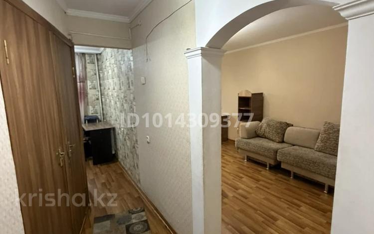 1-комнатная квартира · 38 м² · 2/5 этаж, 408-квартал 20 за 130 000 ₸ в Семее — фото 2