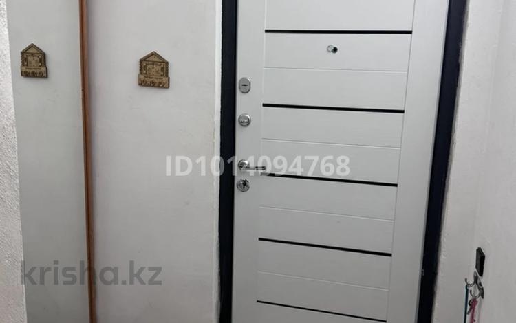 3-комнатная квартира · 64 м² · 1/5 этаж, мкр Городской Аэропорт, Штурманская 1/7 — Магазин, школа №79,№91, 103,19 школа (пишком 20 мин), глобол сити, авторынок за 25 млн ₸ в Караганде, Казыбек би р-н — фото 2