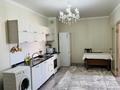 2-комнатная квартира · 57 м² · 8/10 этаж, Мкр Аксай, Б. Момышулы 25 за 260 000 ₸ в Алматы, Ауэзовский р-н