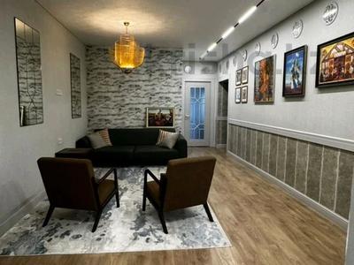 Аренда квартир в Атырауской обл.: 4-комнатная квартира · 94 м² · 1/2 этаж, Аузова 60 — Шалкыма за 350 000 〒 4-комнатная квартира · 94 м² · 1/2 этаж, Аузова 60 — Шалкыма за 350 000 〒 в Атырау, мкр Жилгородок