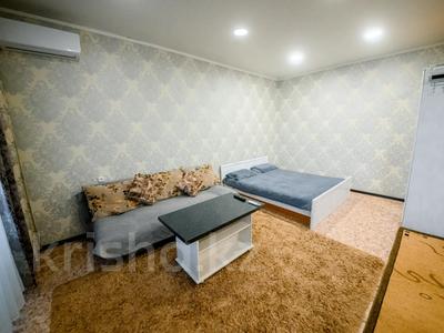 1-комнатная квартира, 43 м², 4/4 этаж посуточно, Республики 93/1 за 10 000 〒 в Темиртау