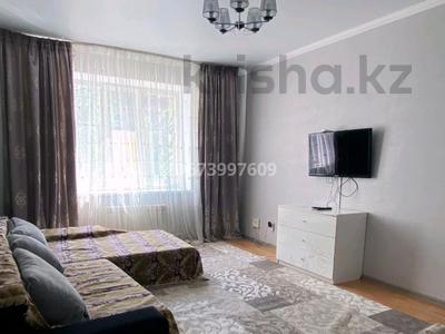 Аренда квартир посуточно в Актюбинской обл.: 2-комнатная квартира · 80 м² · 2/6 этаж · посуточно, мкр. Алтын орда, Тауелсиздик 5 за 12 000 〒 2-комнатная квартира · 80 м² · 2/6 этаж · посуточно, мкр. Алтын орда, Тауелсиздик 5 за 12 000 〒 в Актобе, мкр. Алтын орда