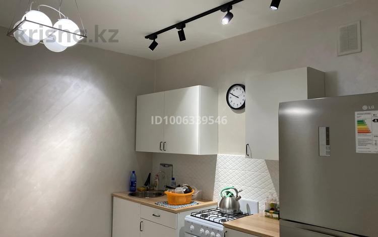 1-комнатная квартира · 49 м² · 5/10 этаж, мкр Нурсая, Т. Жумагалиева 10 за 23 млн ₸ в Атырау — фото 2