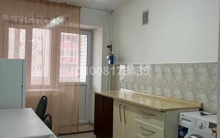 1-комнатная квартира · 40 м² · 4 этаж, мкр Нурсая 116 за 130 000 ₸ в Атырау — фото 2