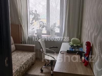 2-бөлмелі пәтер · 49 м² · 3/5 қабат, мкр 4 — 41 лицея, бағасы: 17.5 млн ₸ в Уральске