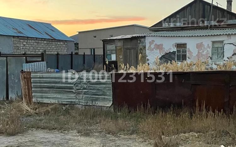 Отдельный дом · 2 комнаты · 12 м² · 5 сот., Гирбоедова 70 — Возле базара называеться казак ауыл за 12 млн 〒 в Атырау, мкр Привокзальный-1 — фото 2