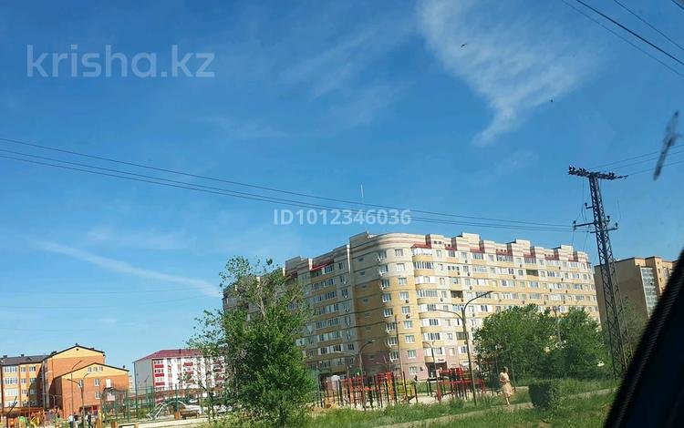3-комнатная квартира · 82 м² · 3/9 этаж, 10-й мкр. 21 за 27.5 млн ₸ в Западно-Казахстанской обл. — фото 2