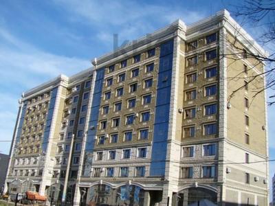 2-комнатная квартира, 75 м², 4/9 этаж помесячно, Сатпаева 60 за 330 000 〒 в Атырау