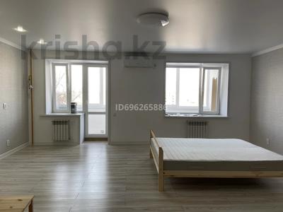 1-комнатная квартира, 46 м², 4/5 этаж, Циолковского 1 — Абулхаир хана и Циолковского за 16.3 млн 〒 в Уральске