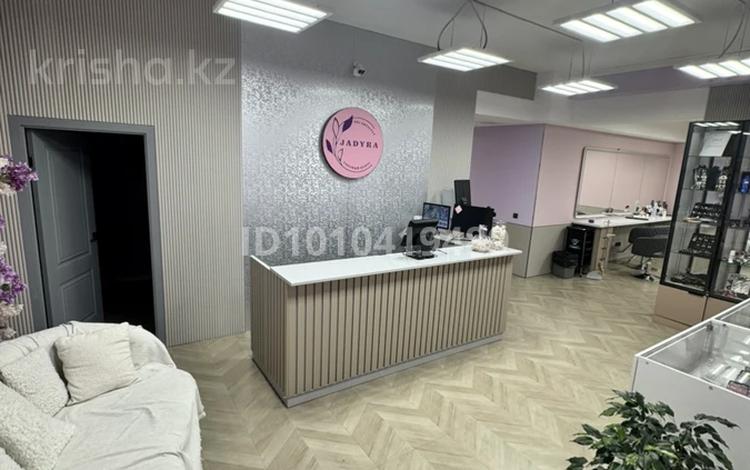 Свободное назначение, офисы, магазины и бутики, салоны красоты, фитнес и спорт, медцентры и аптеки, образование, конференц-залы, студии · 130 м² за 350 000 〒 в Алматы, Наурызбайский р-н — фото 5
