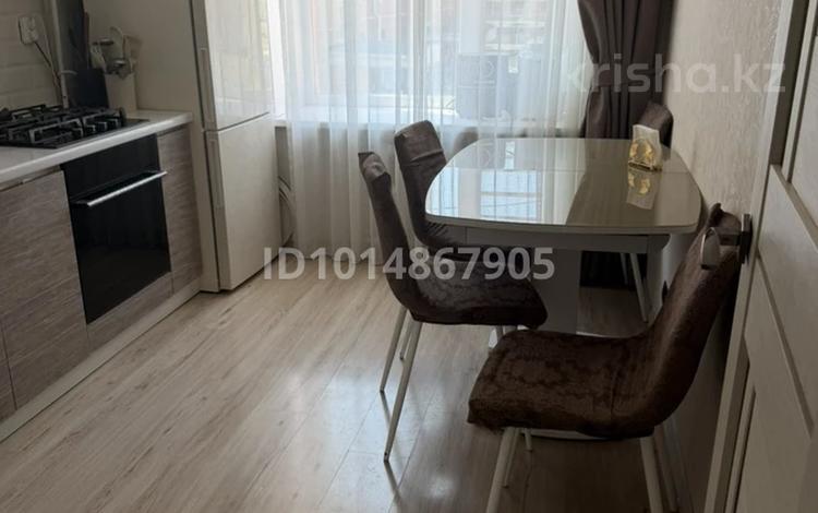 3-бөлмелі пәтер · 65 м² · 2/5 қабат, Юбилейный 16 — район Костанай Плазы ,НИШ,Allure, бағасы: 32 млн ₸ — фото 2