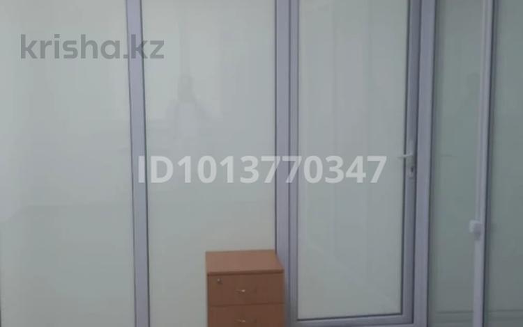 Свободное назначение, кабинеты и рабочие места · 20 м² за 200 000 ₸ в Актобе, мкр. Алтын орда — фото 2