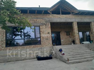 Отдельный дом · 6 комнат · 306 м² · 10 сот., мкр Малый Самал, Қ.Рысқұлбекова 1 Б — Стадион Қажымұқан за 260 млн 〒 в Шымкенте, Туран р-н