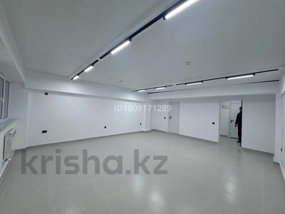 Свободное назначение, офисы, магазины и бутики, салоны красоты, образование, кабинеты и рабочие места, студии · 45 м² за 315 000 〒 в Алматы, Жетысуский р-н