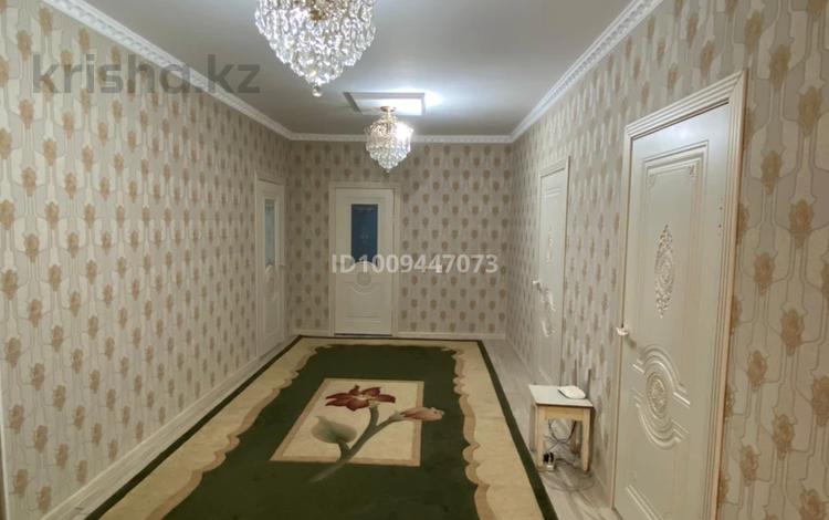 Жеке үй · 7 бөлме · 165 м² · 10 жүзд., Нахипов 100 — Үй Тараз-Нахипов көшелерінің қиылысында орналасқан, қарсы бетте Шалқар мини маркеті, банкет зал орналасқан, бағасы: 35 млн ₸ в Туркестане — фото 2