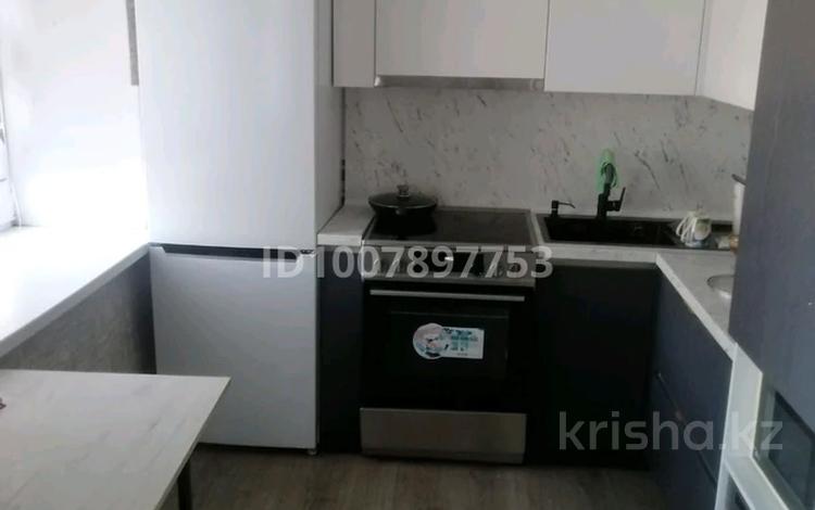 2-комнатная квартира · 42.5 м² · 4/4 этаж, Цементная 29 за 200 000 ₸ в Семее — фото 2
