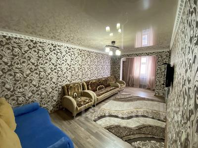 2-бөлмелі пәтер, 60 м², 4/5 қабат тәулігіне, Женис 98 — Автовокзал- Клиника Мой Доктор- Одежда Военкомат, бағасы: 12 000 〒 в 