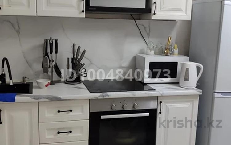 1-комнатная квартира · 40 м², Казбек би 11/2 за 160 000 ₸ в Астане, Нура р-н — фото 2