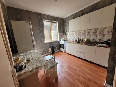 1-комнатная квартира, 40 м², 4/6 этаж, мкр Кокжиек за 19.5 млн 〒 в Алматы, Жетысуский р-н