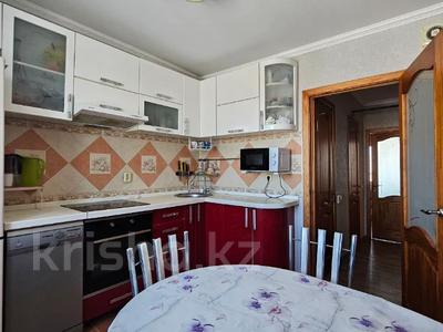 3-бөлмелі пәтер · 64 м² · 10/10 қабат, мкр Юго-Восток, Муканова 80, бағасы: 25 млн ₸ в Караганде, Казыбек би р-н
