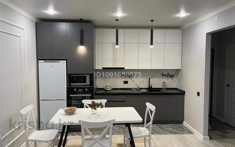 2-бөлмелі пәтер · 50 м² · 7/15 қабат, Жандосова 94А — Жандосова Розыбакиева Утепова, бағасы: 22 000 ₸ в Алматы, Бостандыкский р-н — фото 2