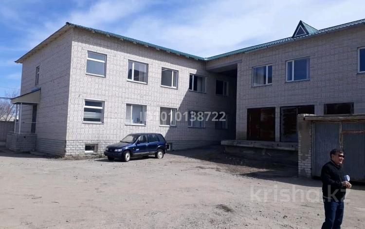 Кеңселер, қоймалар · 2150 м², бағасы: ~ 4.1 млн ₸ в Актобе, мкр Шанхай — фото 2