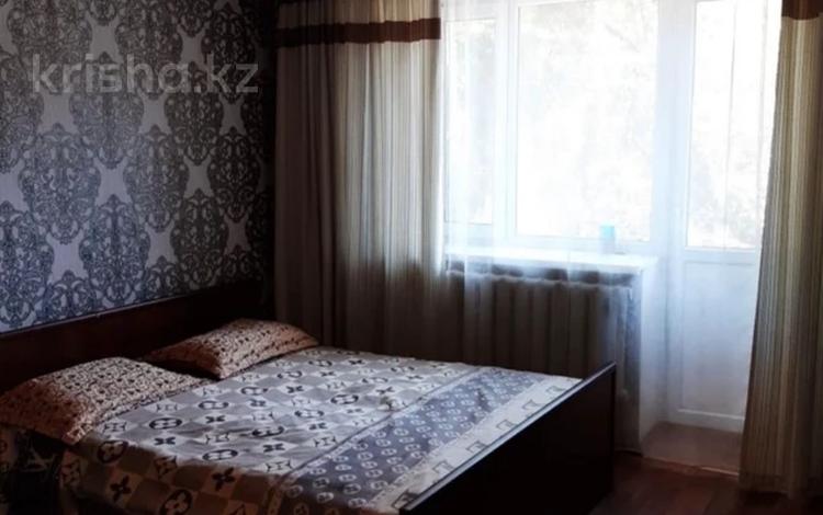 1-комнатная квартира, 45 м², 2/5 этаж посуточно, Жансугурова 114 за 7 000 〒 в Талдыкоргане — фото 2