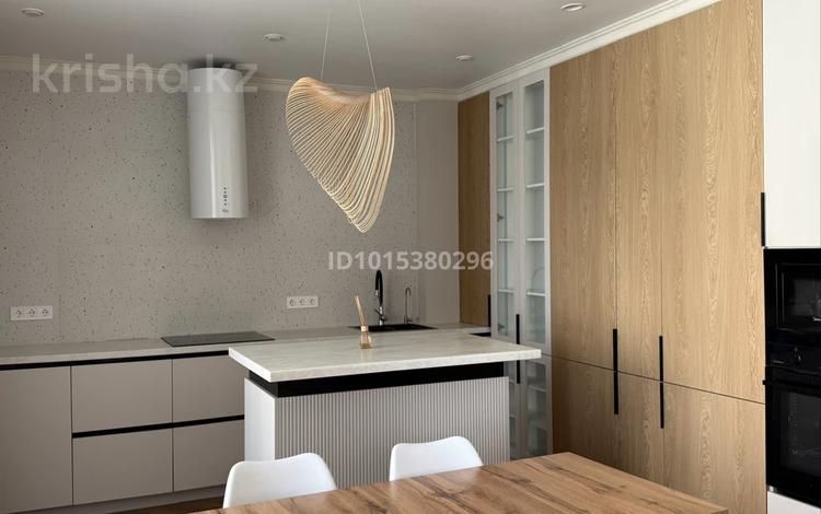 4-комнатная квартира · 115 м² · 7/9 этаж, Керей-Жанибек хандар 50/3 за 800 000 ₸ в Астане, Есильский р-н — фото 3