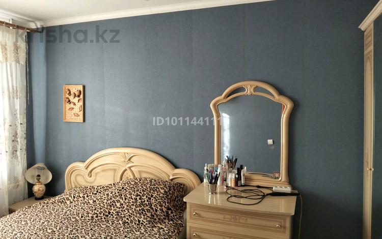 2-комнатная квартира · 54 м² · 3/9 этаж, мкр Юго-Восток, Мкр Юго-Восток, мкр Степной 2 1 — Двор ресторана Отрар за 23 млн ₸ в Караганде, Казыбек би р-н — фото 2