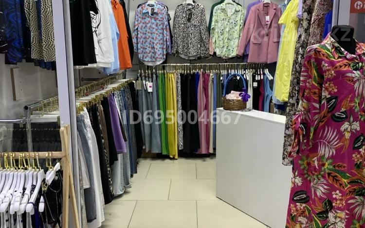 Готовый бизнес женской одежды, 12 м², бағасы: 4 млн 〒 в Актобе — фото 2