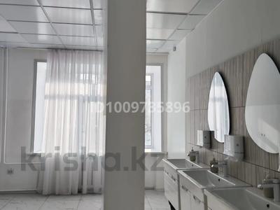 Еркін, қоғамдық тамақтану орны, медорталықтар мен дәріханалар, білім орталықтары · 2000 м², бағасы: 590 млн ₸ в Павлодаре