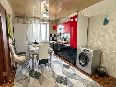 2-комнатная квартира · 50 м² · 5/5 этаж, Микр. Жулдыз за 12.5 млн 〒 в Талдыкоргане, мкр военный городок Жулдыз