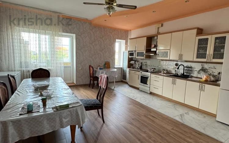 4-комнатная квартира · 170 м² · 4/5 этаж, Абая 59/1 — Валиханова Кенесары Абая за 380 000 ₸ в Астане, Сарыарка р-н — фото 2