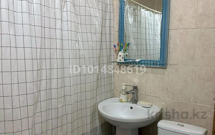 3-комнатная квартира · 60 м² · 5/5 этаж, 11-й микрорайон 217б за 180 000 ₸ в Шымкенте, Енбекшинский р-н — фото 2