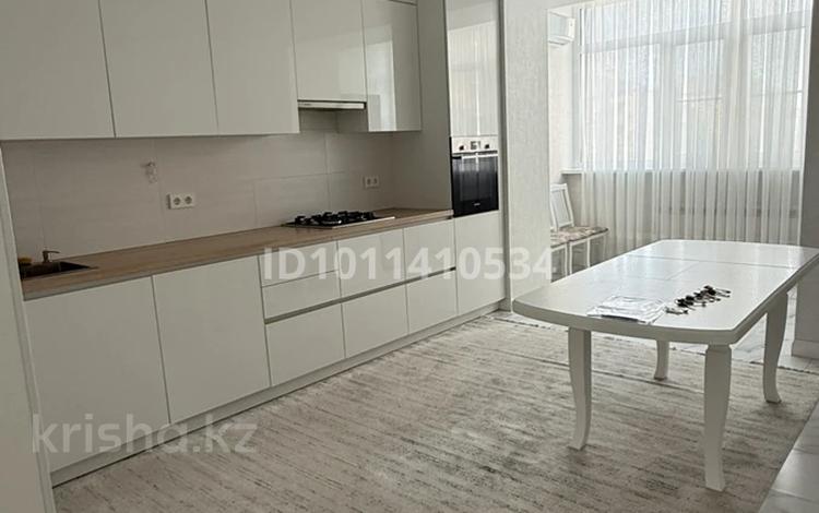 3-комнатная квартира · 109 м² · 3/9 этаж, мкр. Алтын орда, Алия Молдагулова 62/1 за 370 000 ₸ в Актобе — фото 2