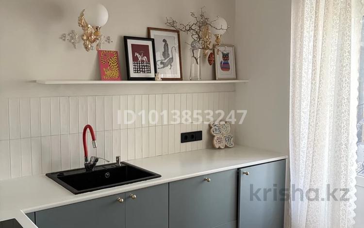 4-комнатная квартира · 84 м² · 5/5 этаж, мкр Самал-2 34 за 97.5 млн ₸ в Алматы, Медеуский р-н — фото 2