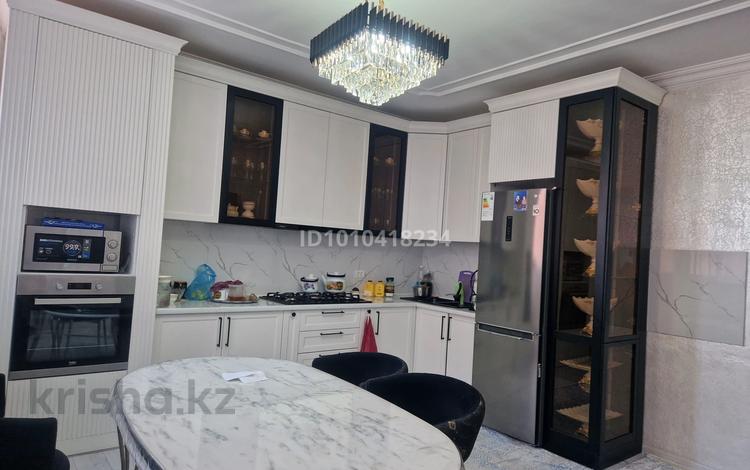 4-комнатная квартира · 120 м² · 4/5 этаж, журба 35а журба 35 — ескі базар. за 42 млн ₸ в  — фото 2