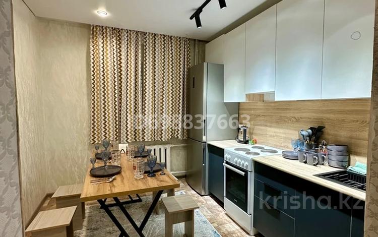 2-бөлмелі пәтер · 56 м² · 1/9 қабат, Рысеулова 1Б — Напротив Цементника, бағасы: 13 000 ₸ в Семее — фото 2