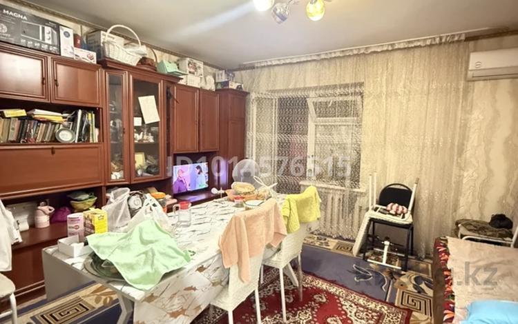 1-бөлмелі пәтер · 35 м² · 2/2 қабат, Бауыржан момышулы 74, бағасы: 3 млн ₸ в  — фото 2