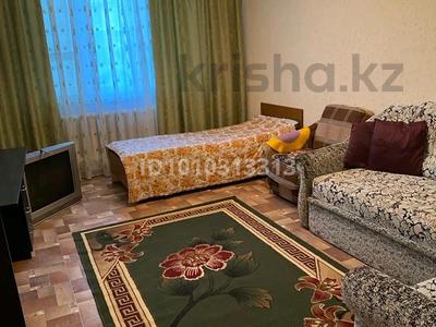 3-комнатная квартира · 70 м² · 2/9 этаж, 4 мкр 40 за 200 000 〒 в Аксае