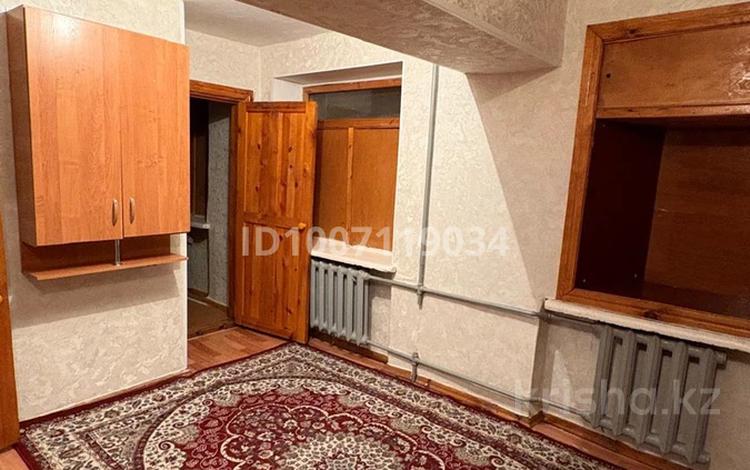 2-бөлмелі пәтер · 50 м² · 3/5 қабат, Ғарышкерлер 21, бағасы: 150 000 〒 в Жезказгане — фото 2