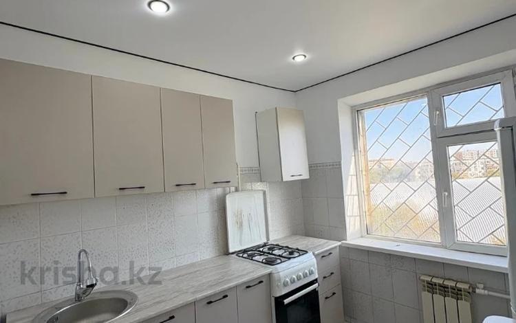 2-бөлмелі пәтер · 49 м² · 5/5 қабат, 2 ш/а., алии молдагуловой, бағасы: 15.5 млн ₸ в Актобе, мкр 8 — фото 4
