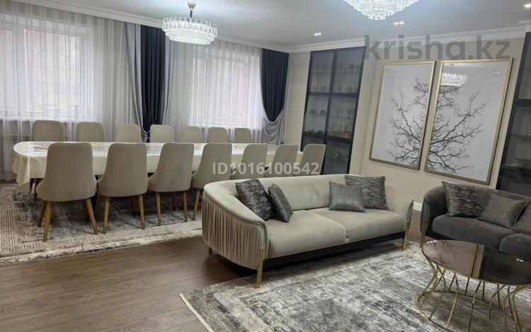 4-комнатная квартира · 170 м² · 2/5 этаж, мкр Юго-Восток, мкр Степной 2 14/15 за 99 млн ₸ в Караганде, Казыбек би р-н — фото 2