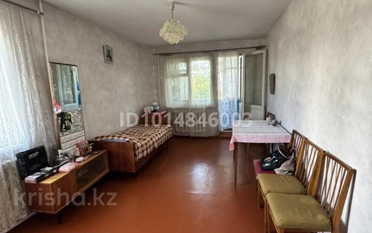 3-комнатная квартира · 69.5 м² · 3/9 этаж, мкр Юго-Восток, Сатыбалдина 4 — Находится возле рынка Арай, рядом с рестораном Роза Роз за 24.5 млн ₸ в Караганде, Казыбек би р-н — фото 2