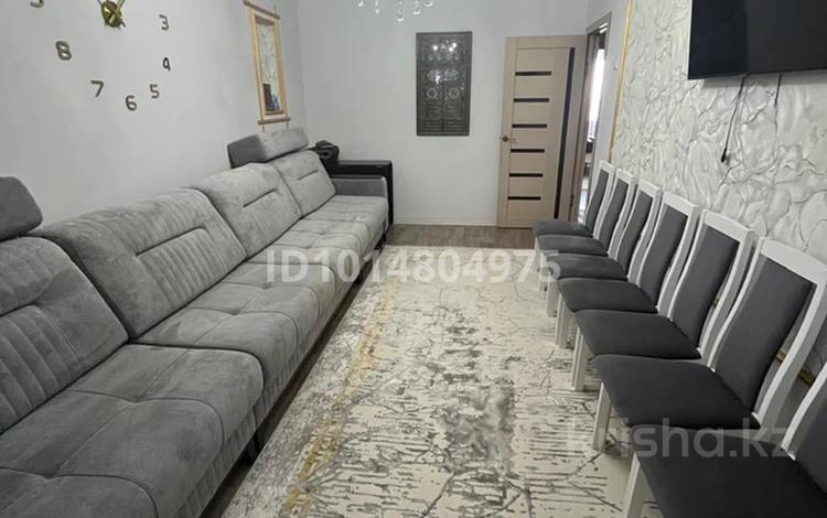 4-бөлмелі пәтер · 70 м² · 5/5 қабат, 18-шағынаудан, 2 квартал 30 — 74 школа, бағасы: 22 млн ₸ в Караганде, Алихана Бокейханова р-н — фото 2
