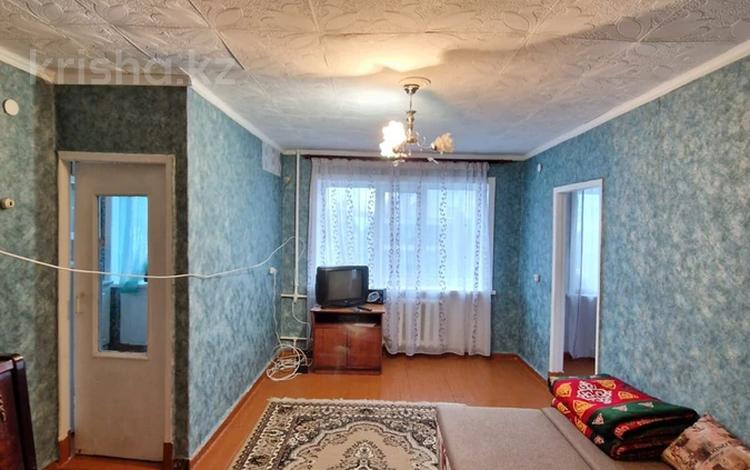 2-комнатная квартира, 42 м², 2/5 этаж, букетова за 14 млн 〒 в Петропавловске — фото 2